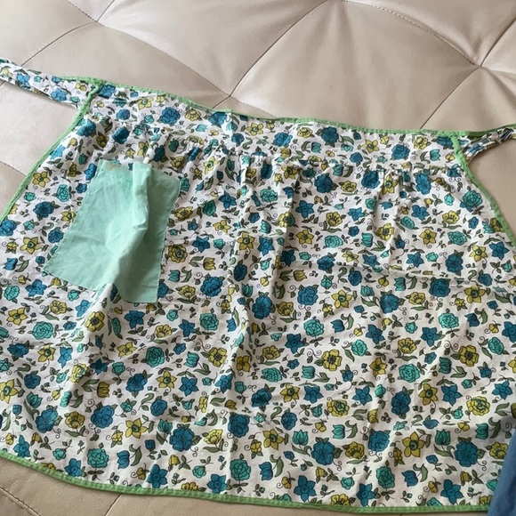 Collection of vintage aprons, vintage condition - Picture 2 of 7